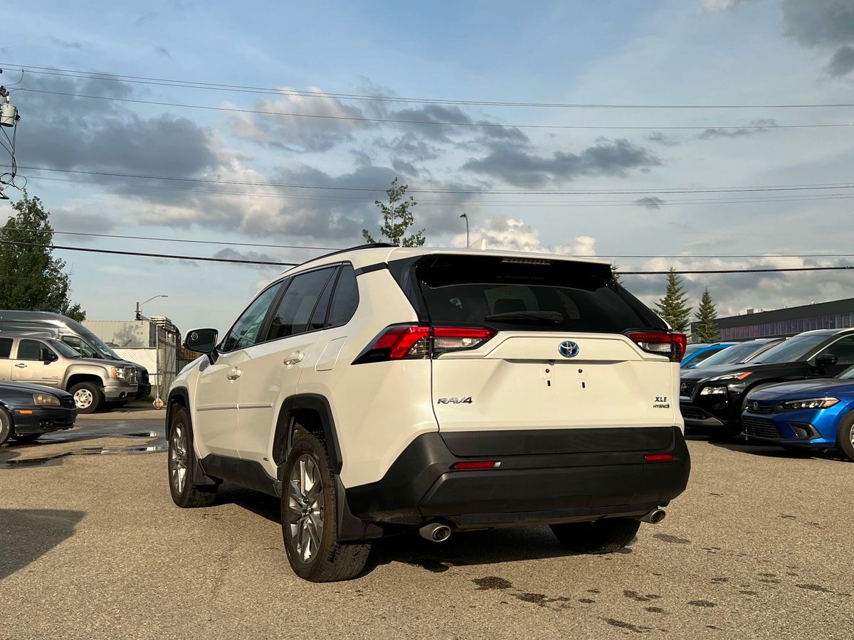 2023 Toyota RAV4 Hybrid XLE - Image 5