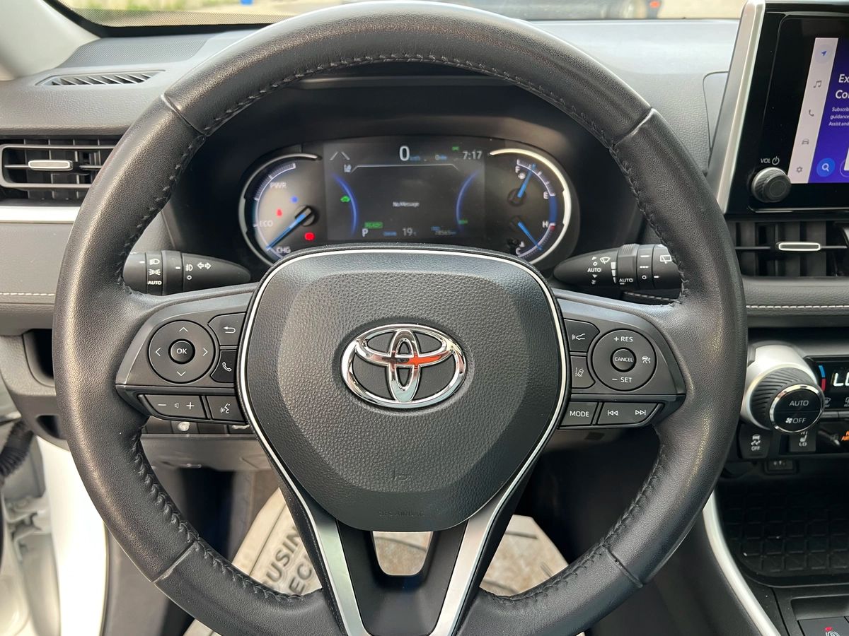 2023 Toyota RAV4 Hybrid XLE - Image 15