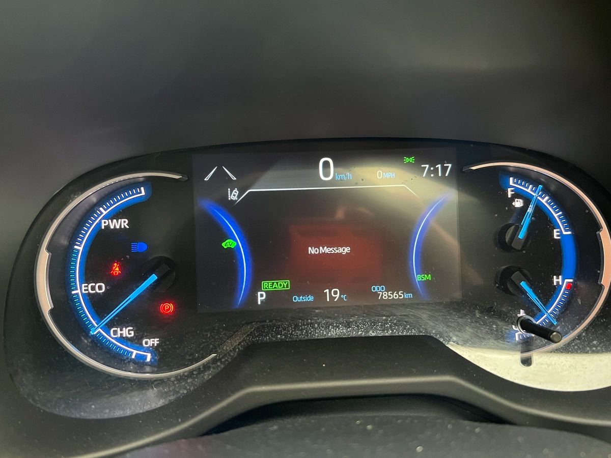 2023 Toyota RAV4 Hybrid XLE - Image 16