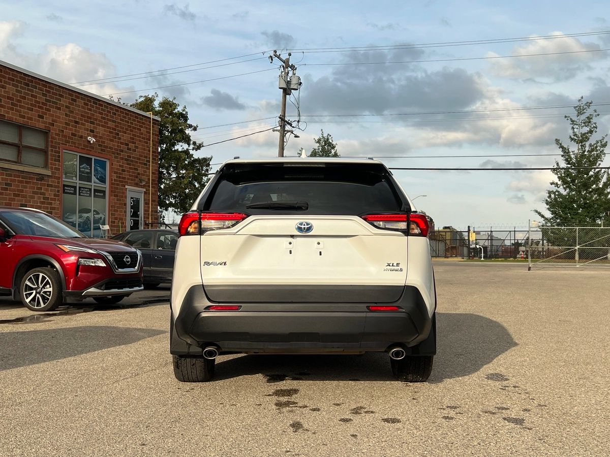 2023 Toyota RAV4 Hybrid XLE - Image 6