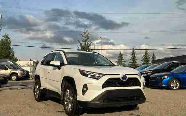 2023 Toyota RAV4 Hybrid XLE - Request more images