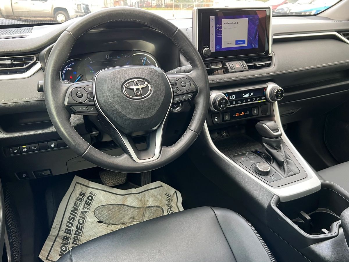 2023 Toyota RAV4 Hybrid XLE - Image 11