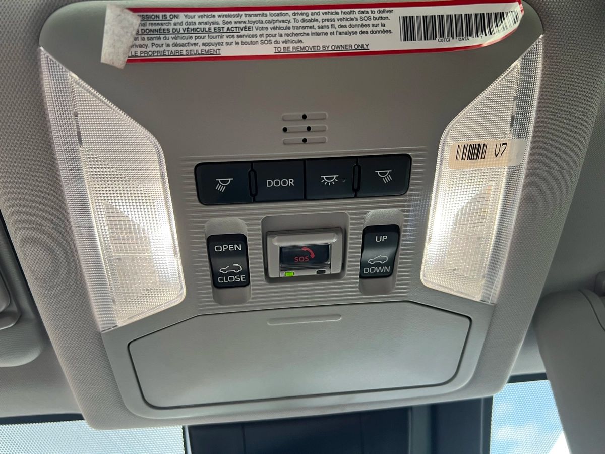 2023 Toyota RAV4 Hybrid XLE - Image 20