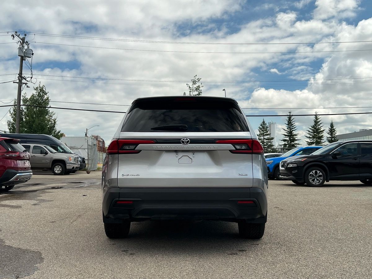 2024 Toyota Grand Highlander Hybrid XLE - Image 6