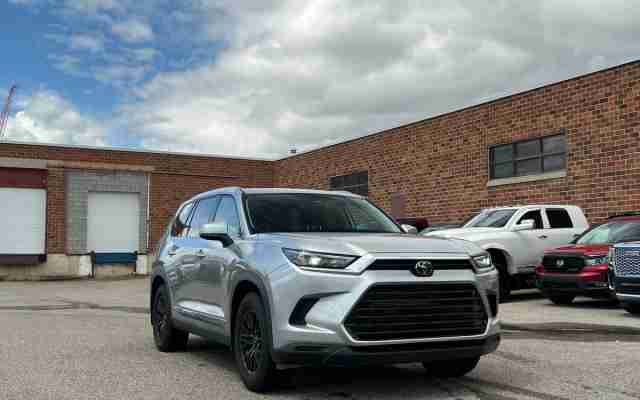 2024 Toyota Grand Highlander Hybrid XLE - Request more images