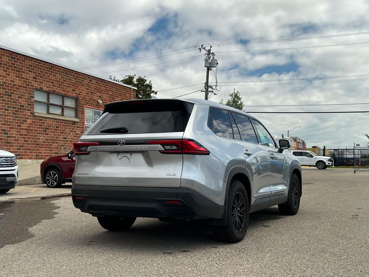 2024 Toyota Grand Highlander Hybrid XLE - Image 7
