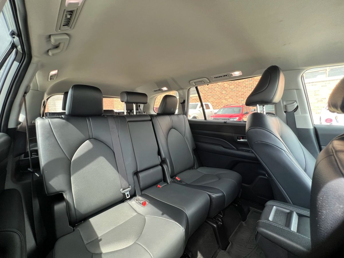 2024 Toyota Grand Highlander Hybrid XLE - Image 13