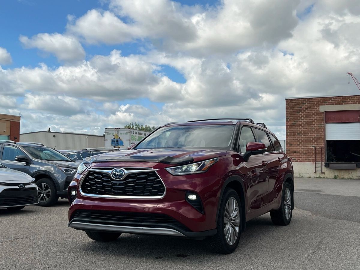 2022 Toyota Highlander Hybrid Limited - Image 3