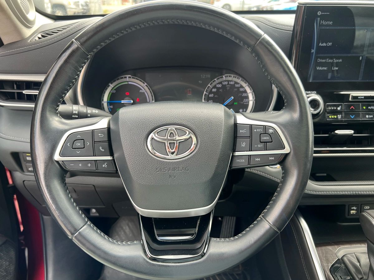 2022 Toyota Highlander Hybrid Limited - Image 16