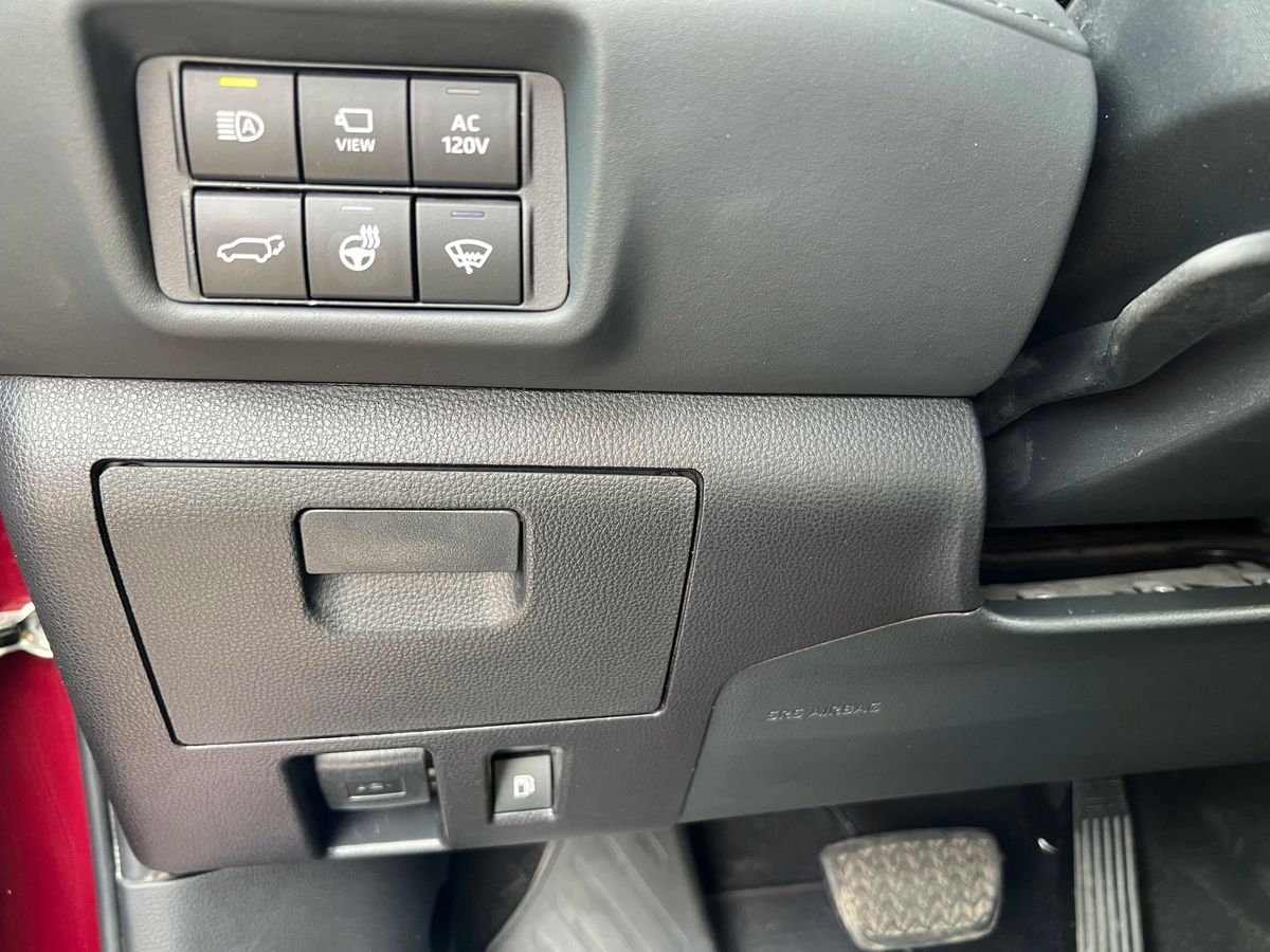 2022 Toyota Highlander Hybrid Limited - Image 18