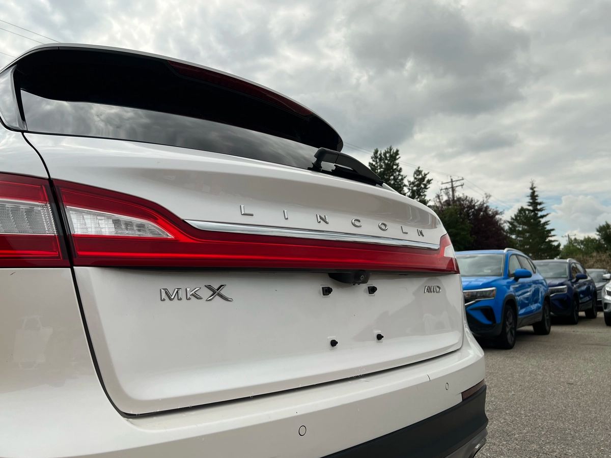 2017 Lincoln MKX Select - Image 10