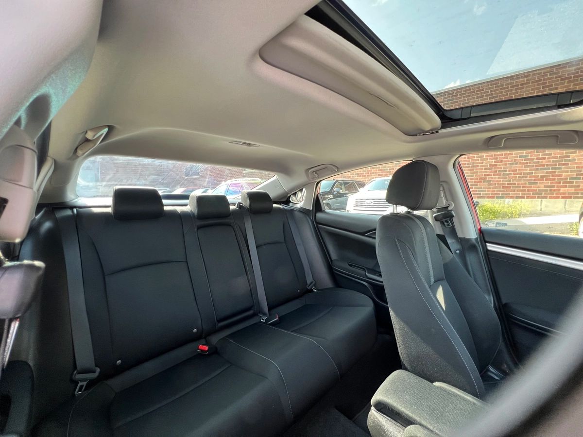 2019 Honda Civic Sedan EX - Image 13