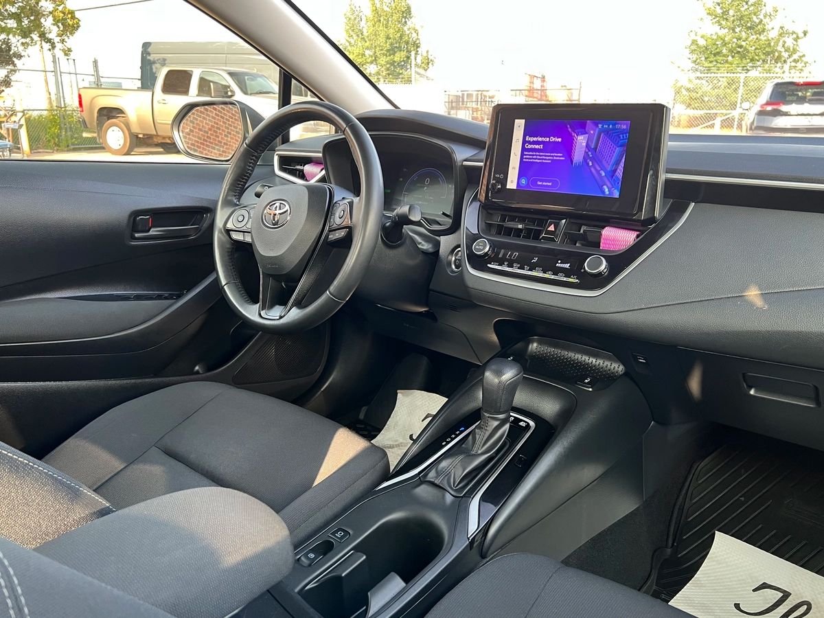 2025 Toyota Corolla Hybrid LE - Image 13