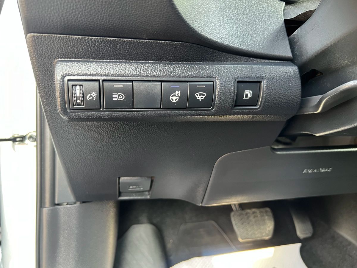 2025 Toyota Corolla Hybrid LE - Image 17