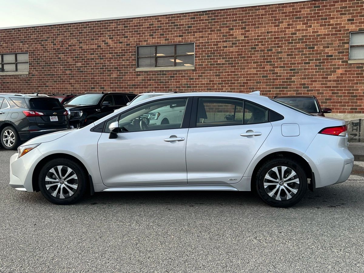 2025 Toyota Corolla Hybrid LE - Image 4