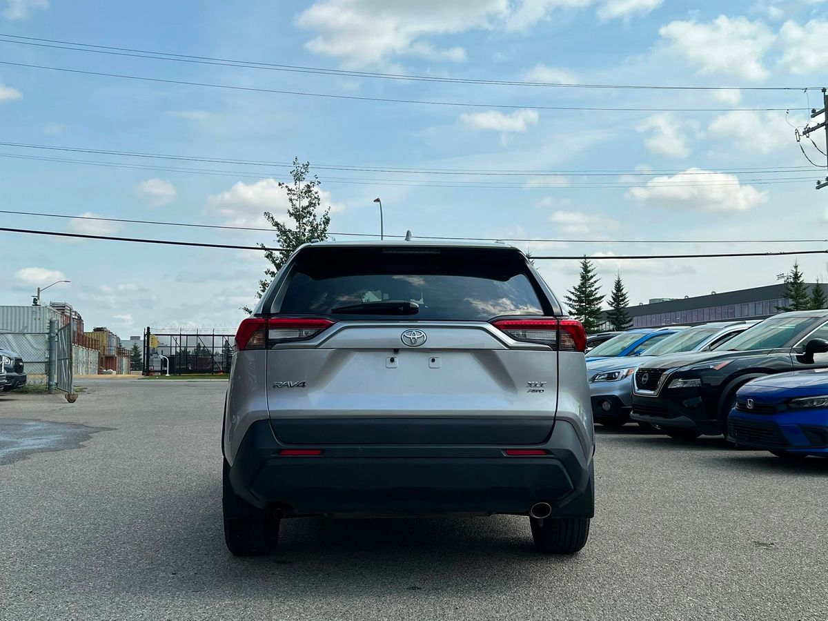 2023 Toyota RAV4 XLE - Image 6