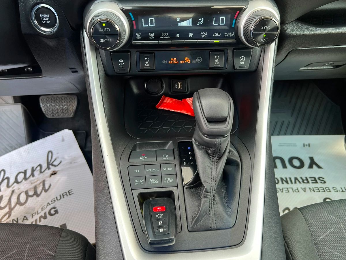 2023 Toyota RAV4 XLE - Image 19