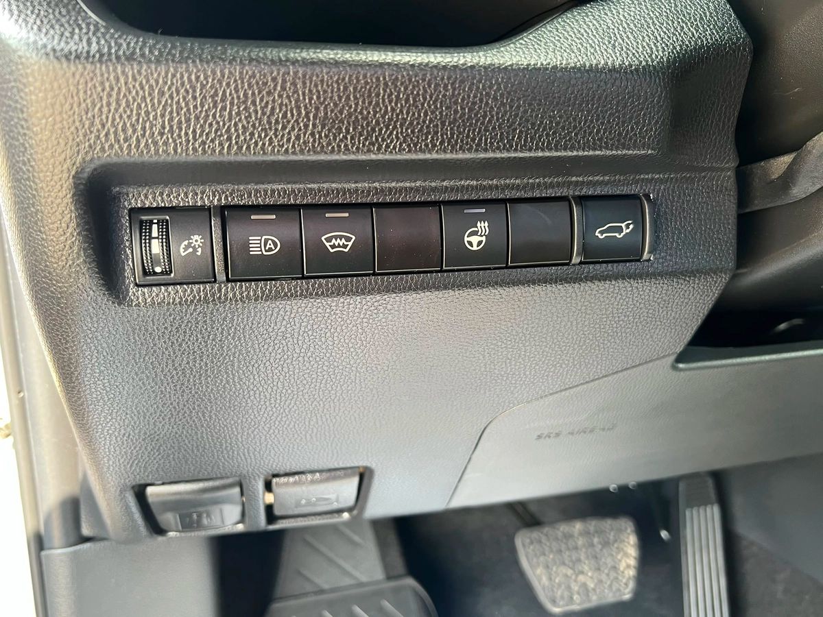 2023 Toyota RAV4 XLE - Image 17