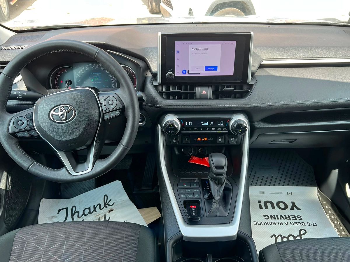 2023 Toyota RAV4 XLE - Image 12