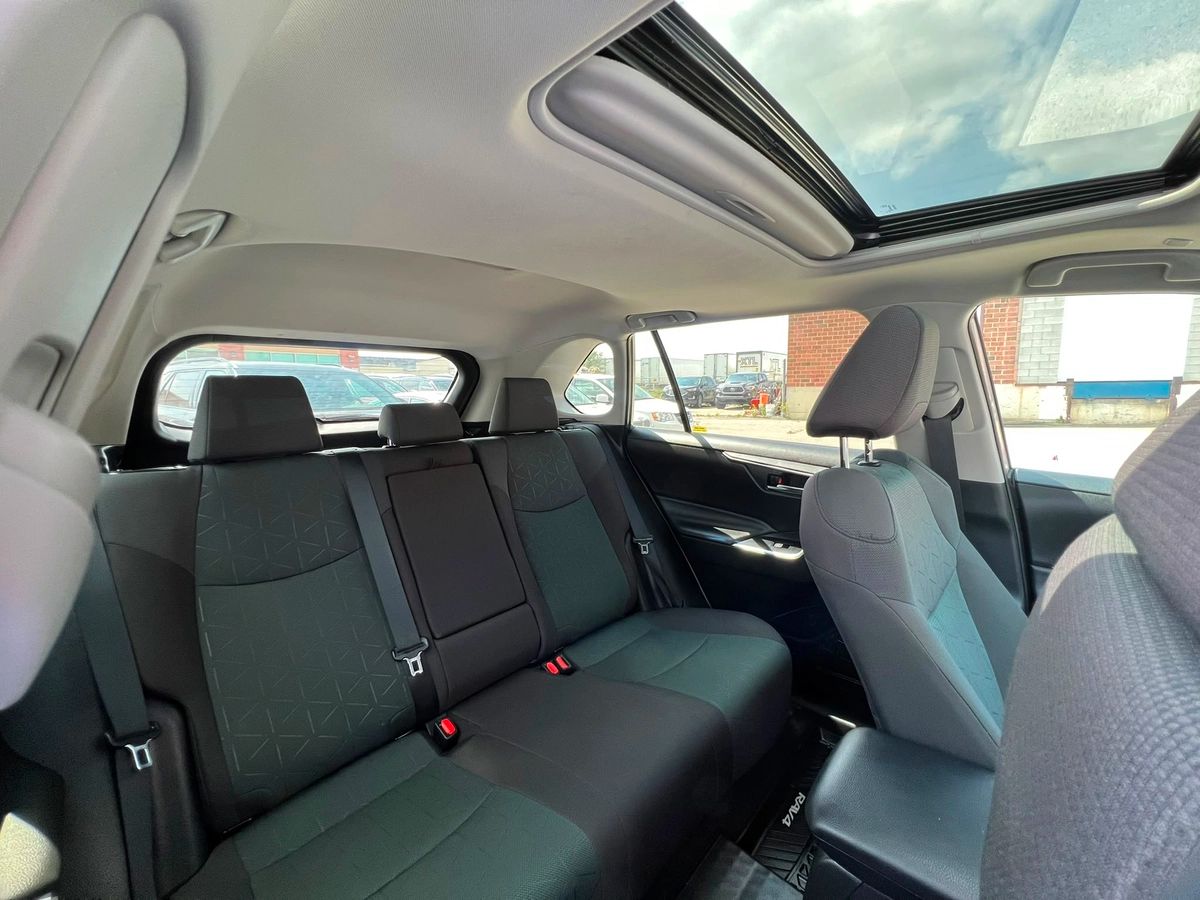 2023 Toyota RAV4 XLE - Image 14