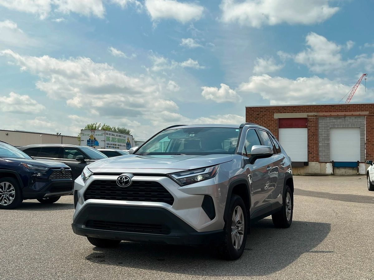 2023 Toyota RAV4 XLE - Image 3