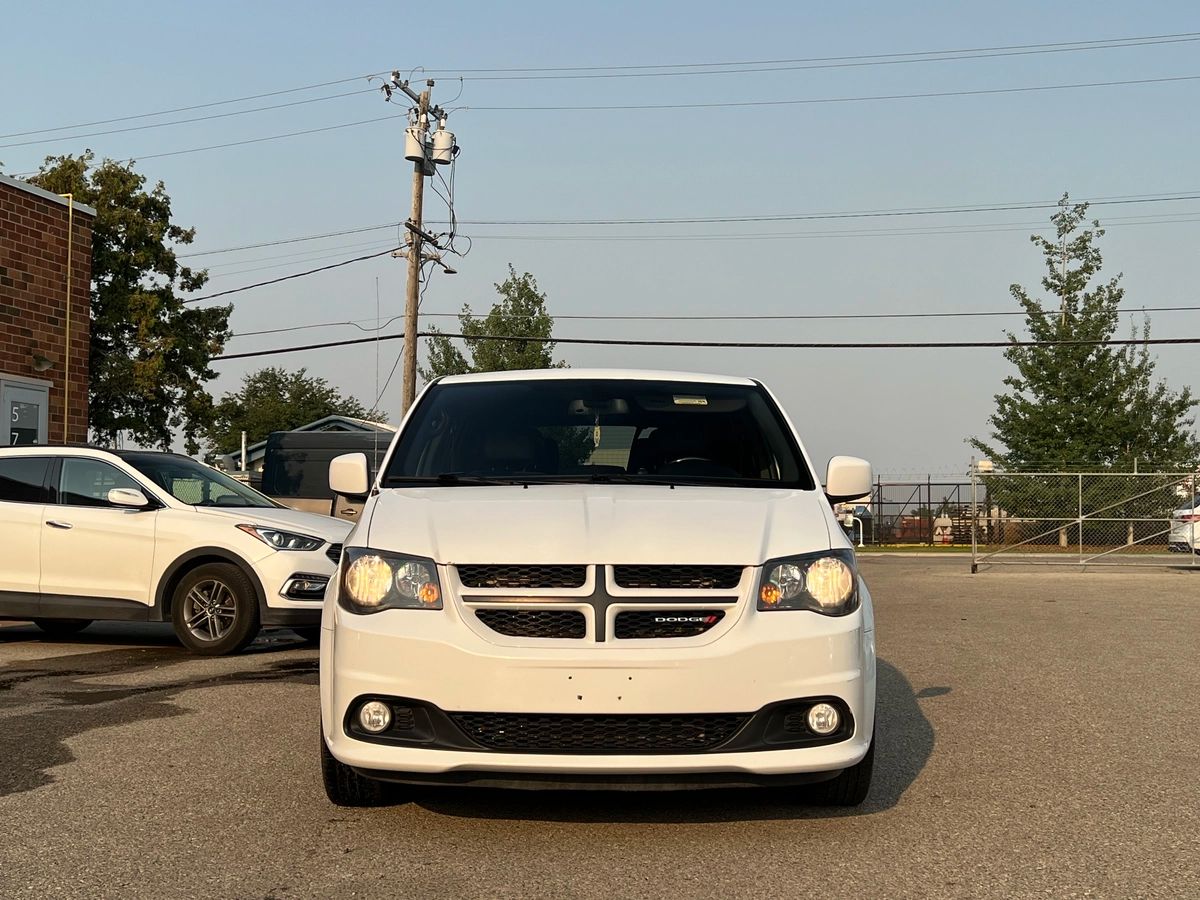 2020 Dodge Grand Caravan GT - Image 2