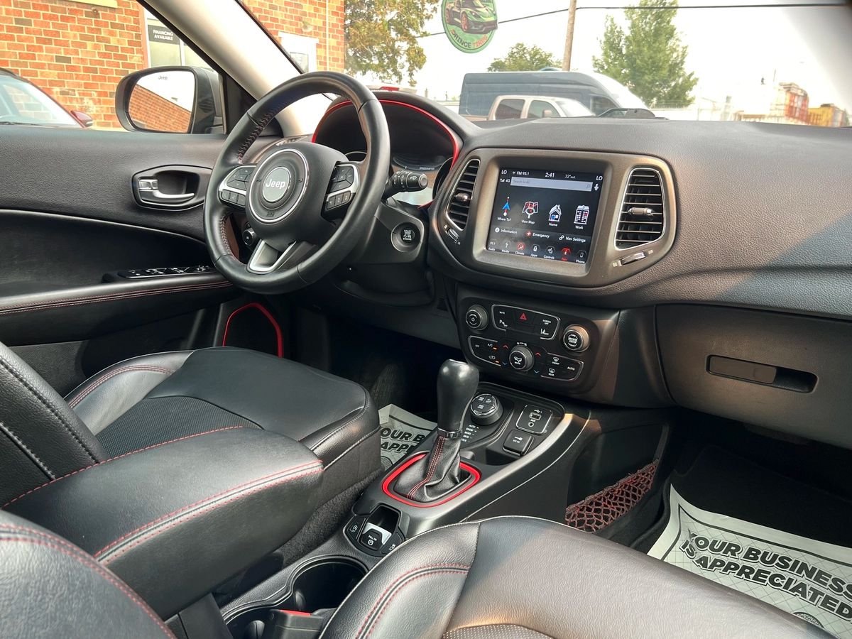 2019 Jeep Compass Trailhawk - Image 13