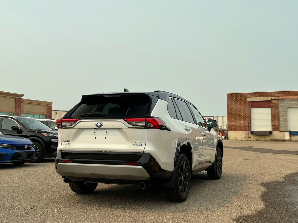 2023 Toyota RAV4 Hybrid XSE - Image 7