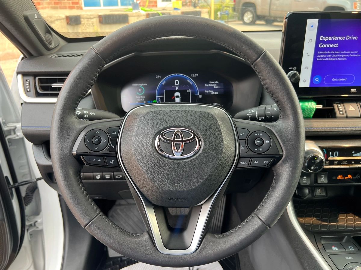 2023 Toyota RAV4 Hybrid XSE - Image 15