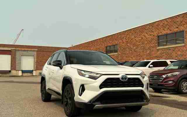 2023 Toyota RAV4 Hybrid XSE - Request more images