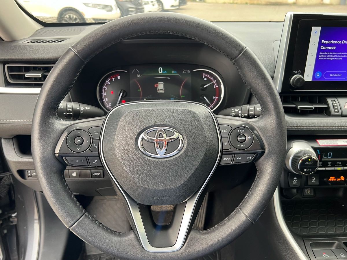 2024 Toyota RAV4 XLE - Image 15