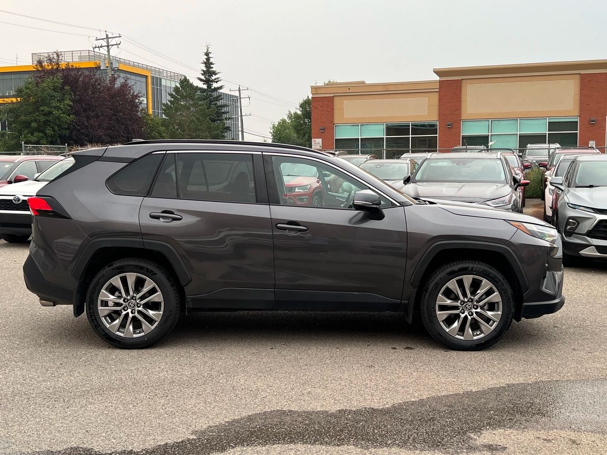 2024 Toyota RAV4 XLE - Image 8