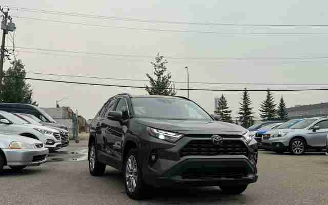 2024 Toyota RAV4 XLE - Request more images