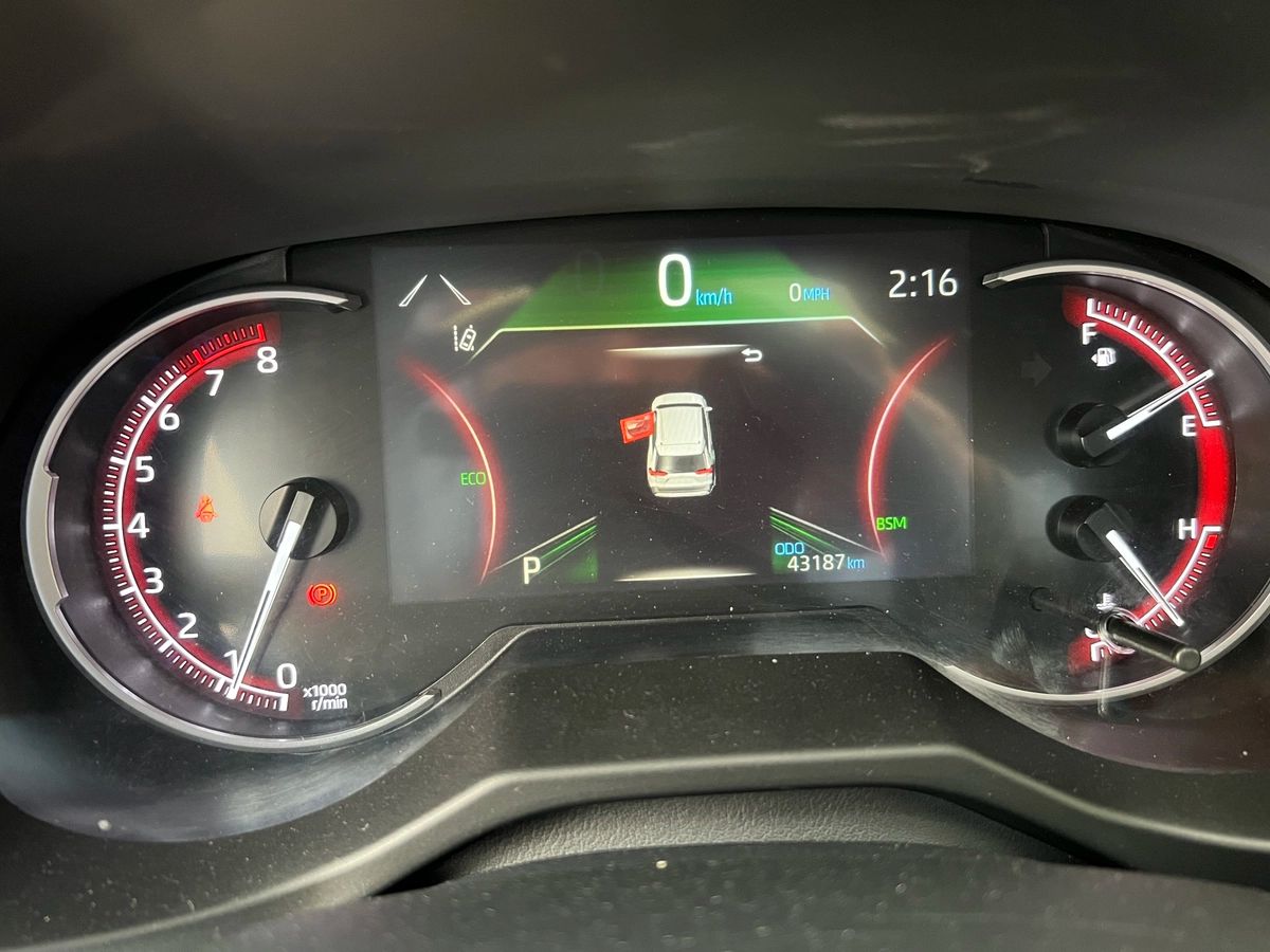 2024 Toyota RAV4 XLE - Image 16