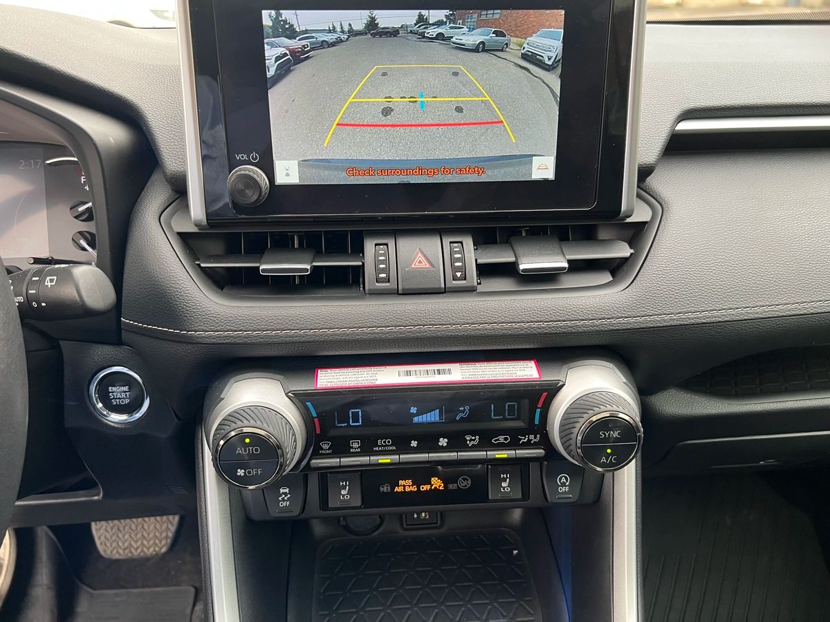 2024 Toyota RAV4 XLE - Image 19