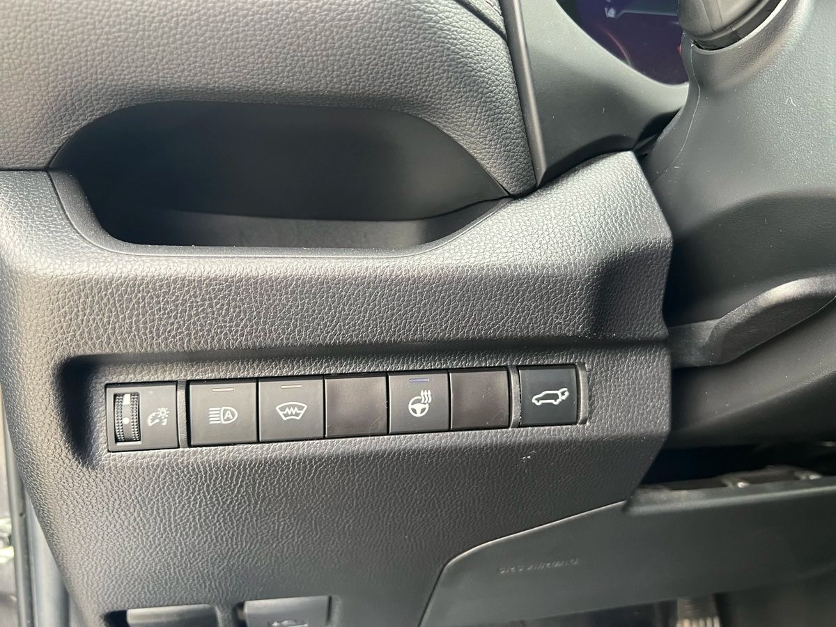 2024 Toyota RAV4 XLE - Image 17
