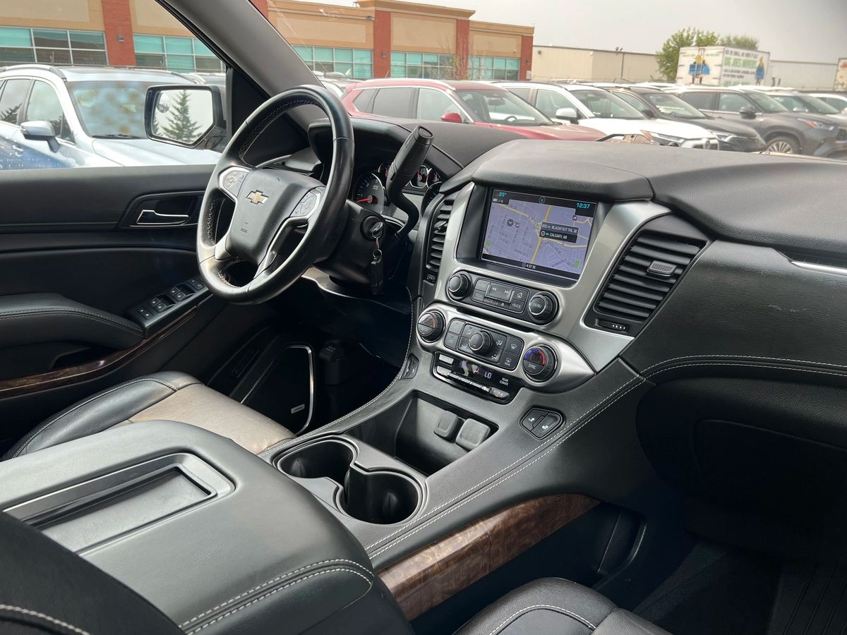 2019 Chevrolet Suburban LT - Image 11