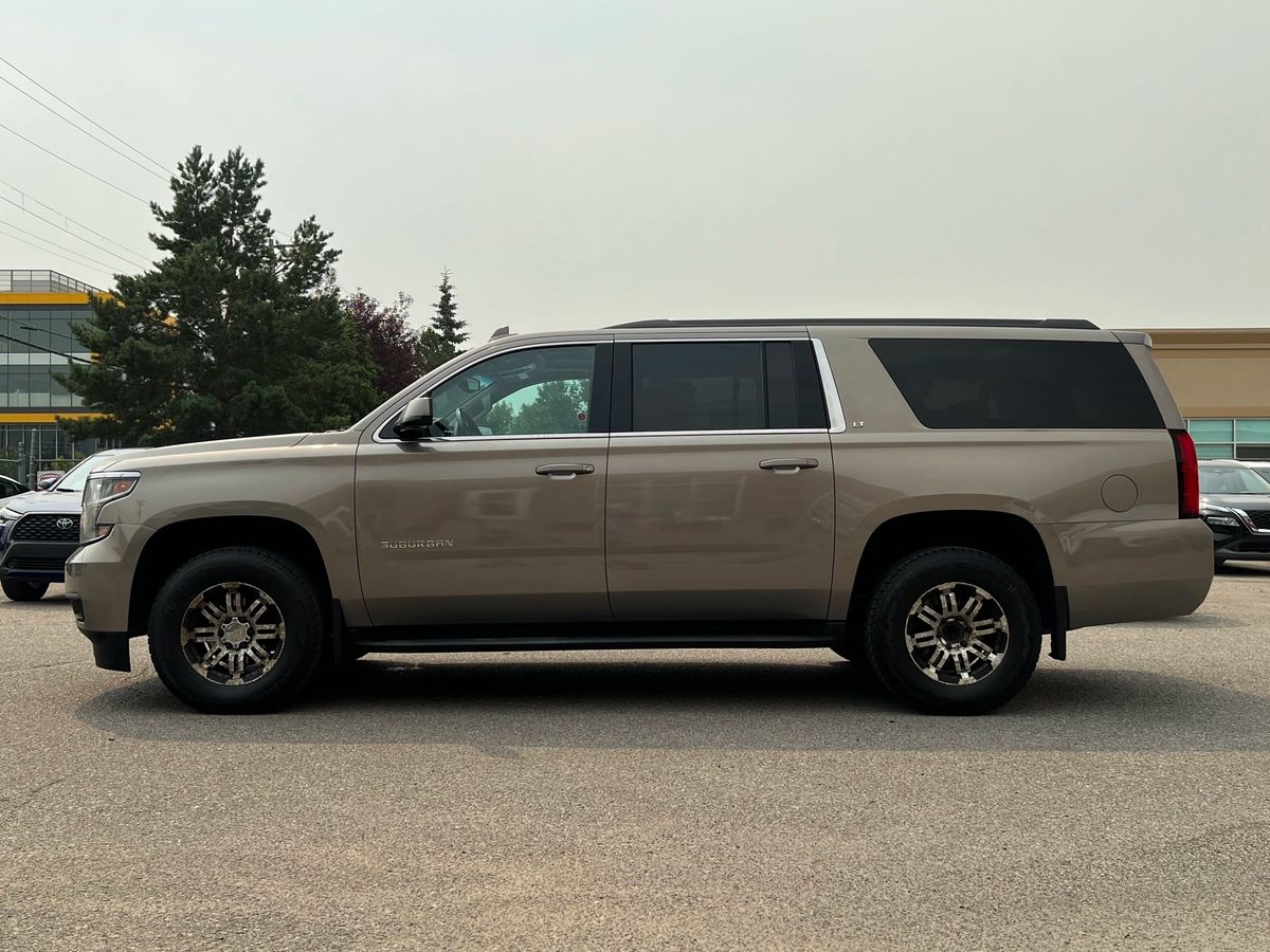 2019 Chevrolet Suburban LT - Image 4