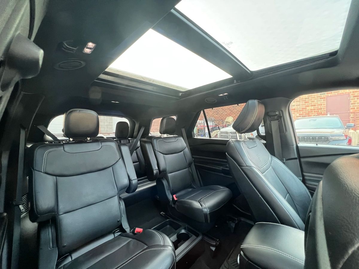 2020 Ford Explorer ST - Image 15