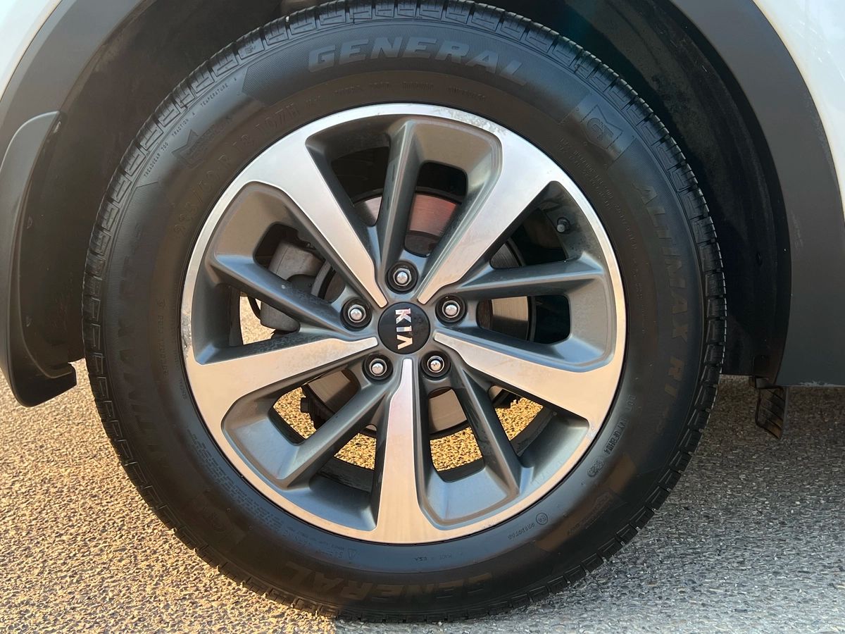 2020 Kia Sorento EX - Image 9