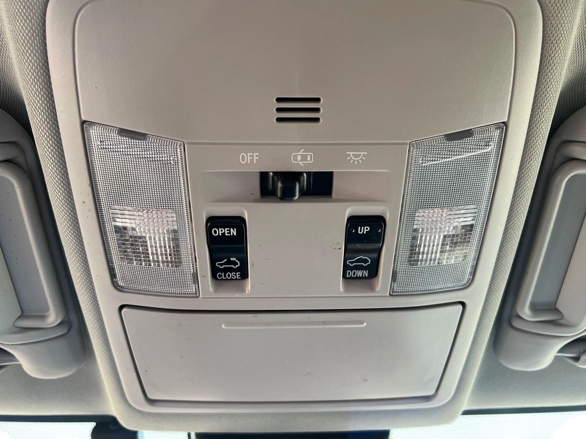 2016 Toyota RAV4 Limited - Image 20