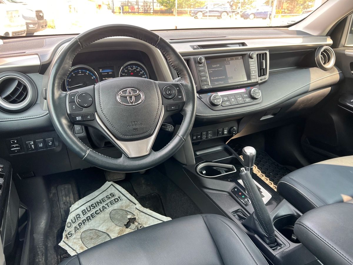 2016 Toyota RAV4 Limited - Image 11