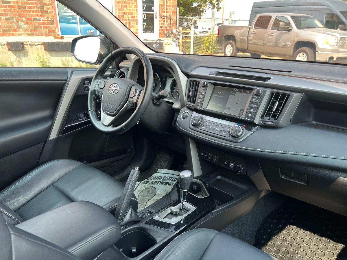 2016 Toyota RAV4 Limited - Image 13
