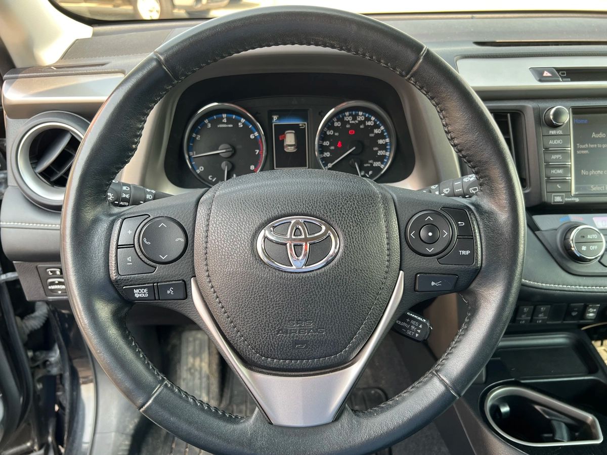 2016 Toyota RAV4 Limited - Image 15