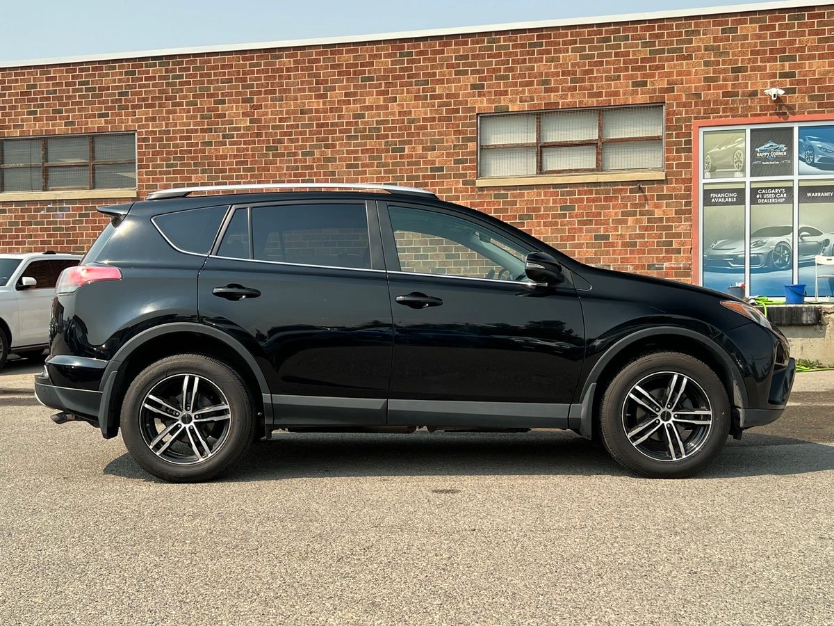 2016 Toyota RAV4 Limited - Image 8
