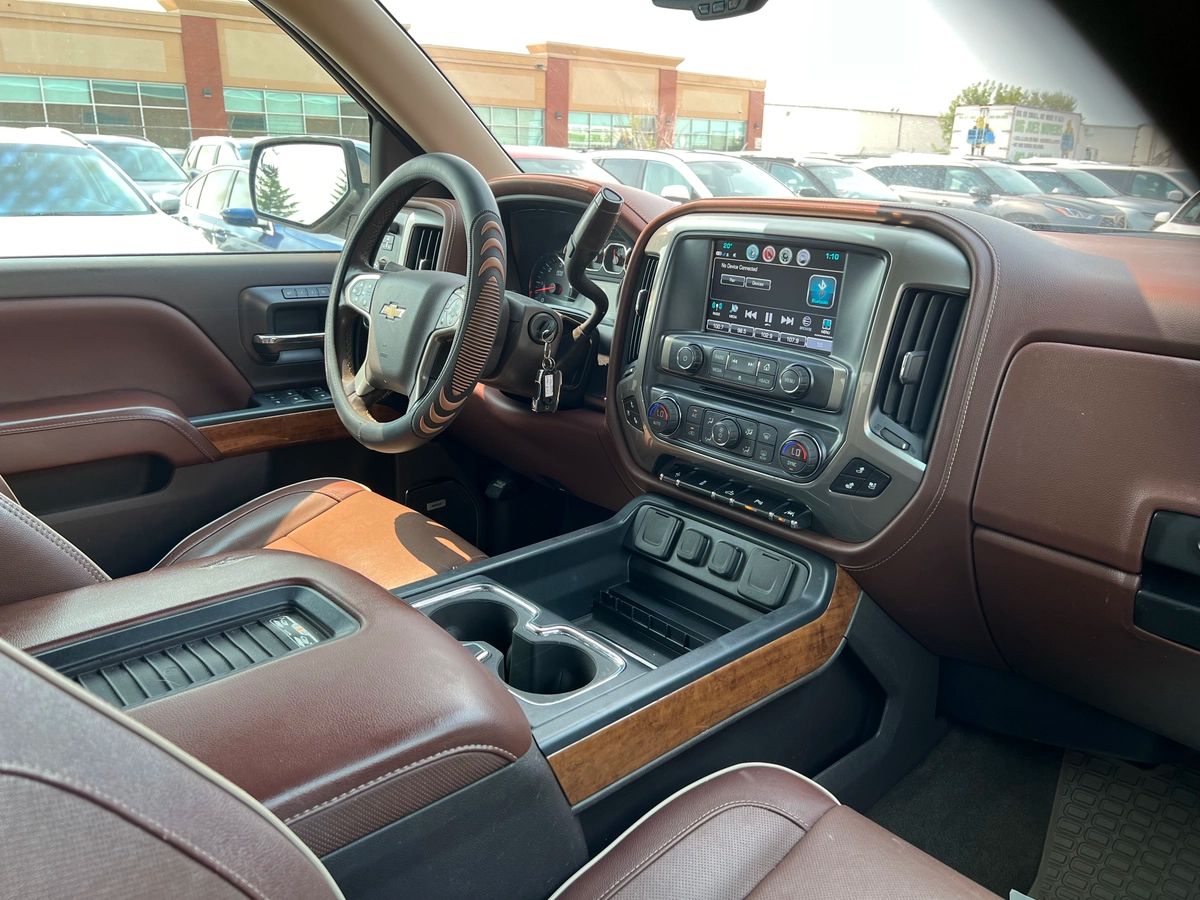 2018 Chevrolet Silverado 1500 High Country - Image 13