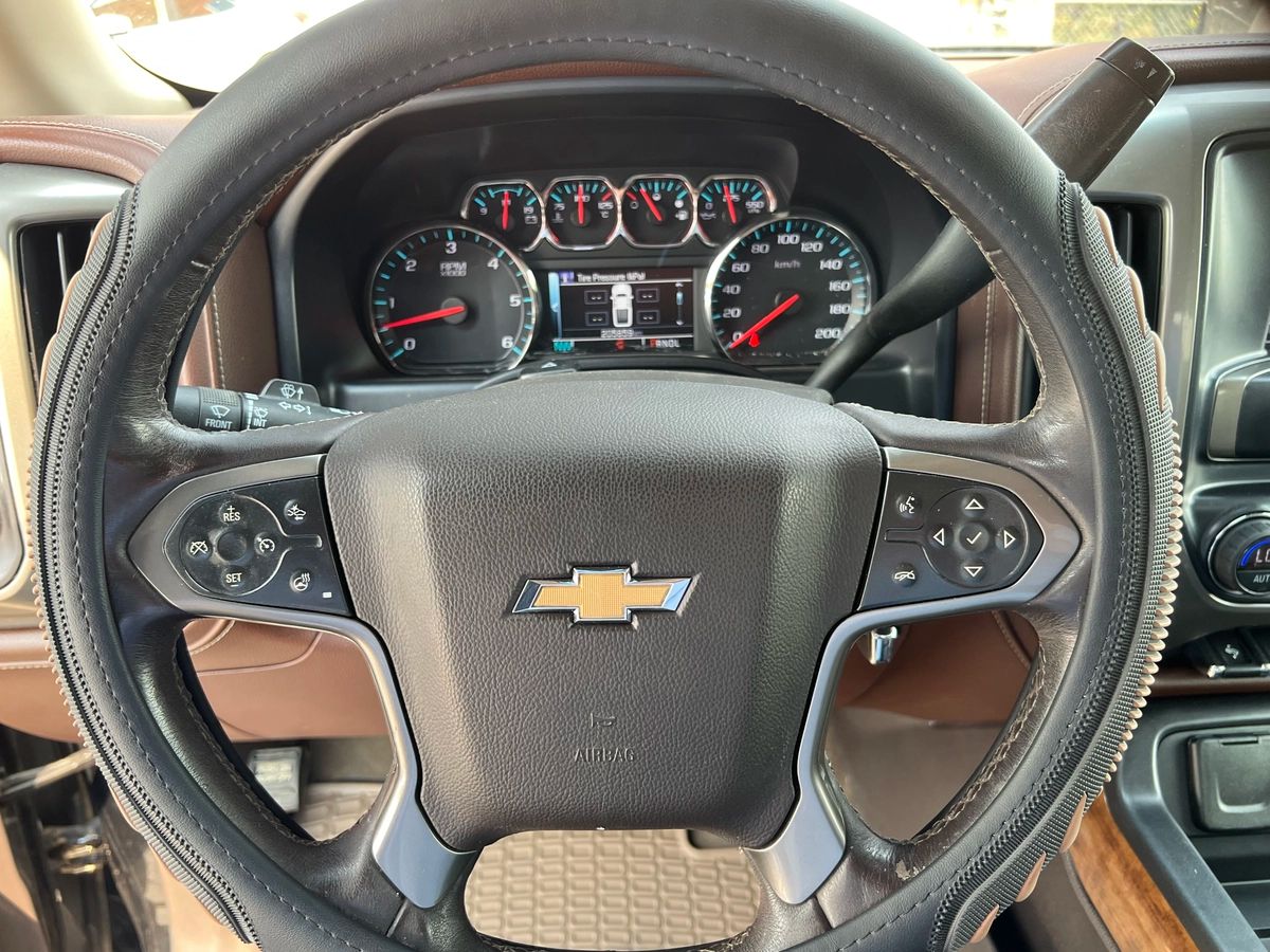 2018 Chevrolet Silverado 1500 High Country - Image 15