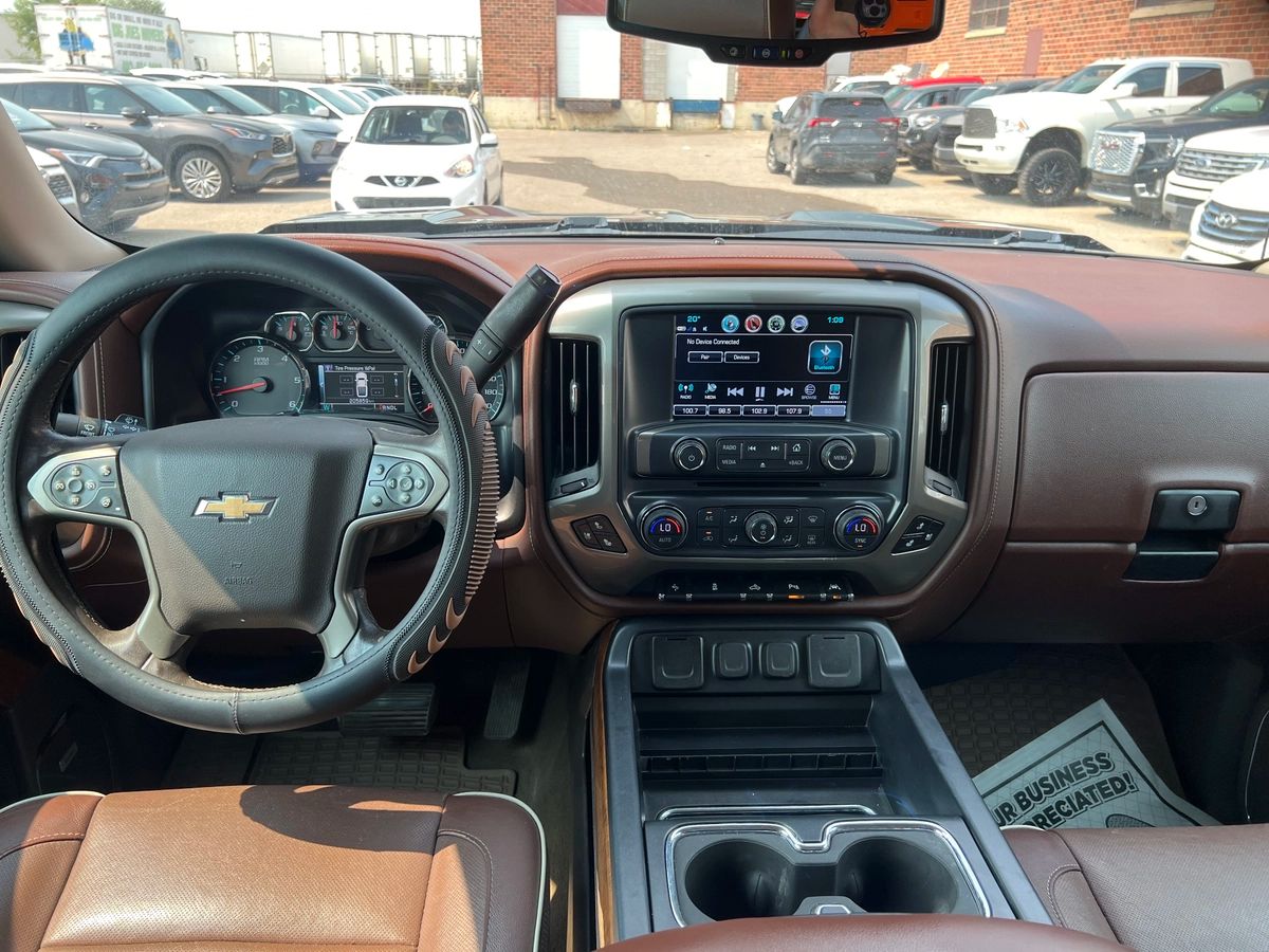 2018 Chevrolet Silverado 1500 High Country - Image 12