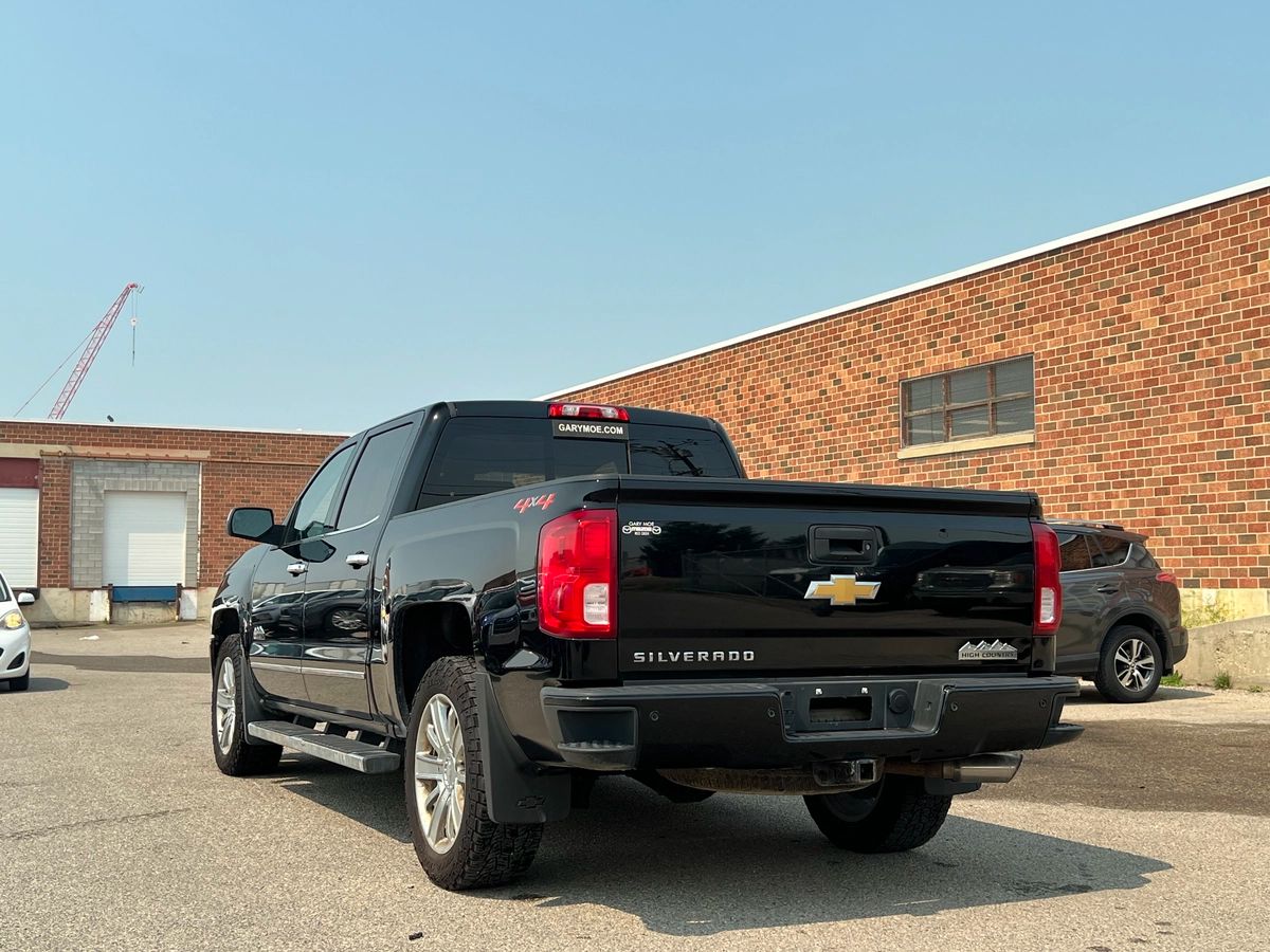 2018 Chevrolet Silverado 1500 High Country - Image 5