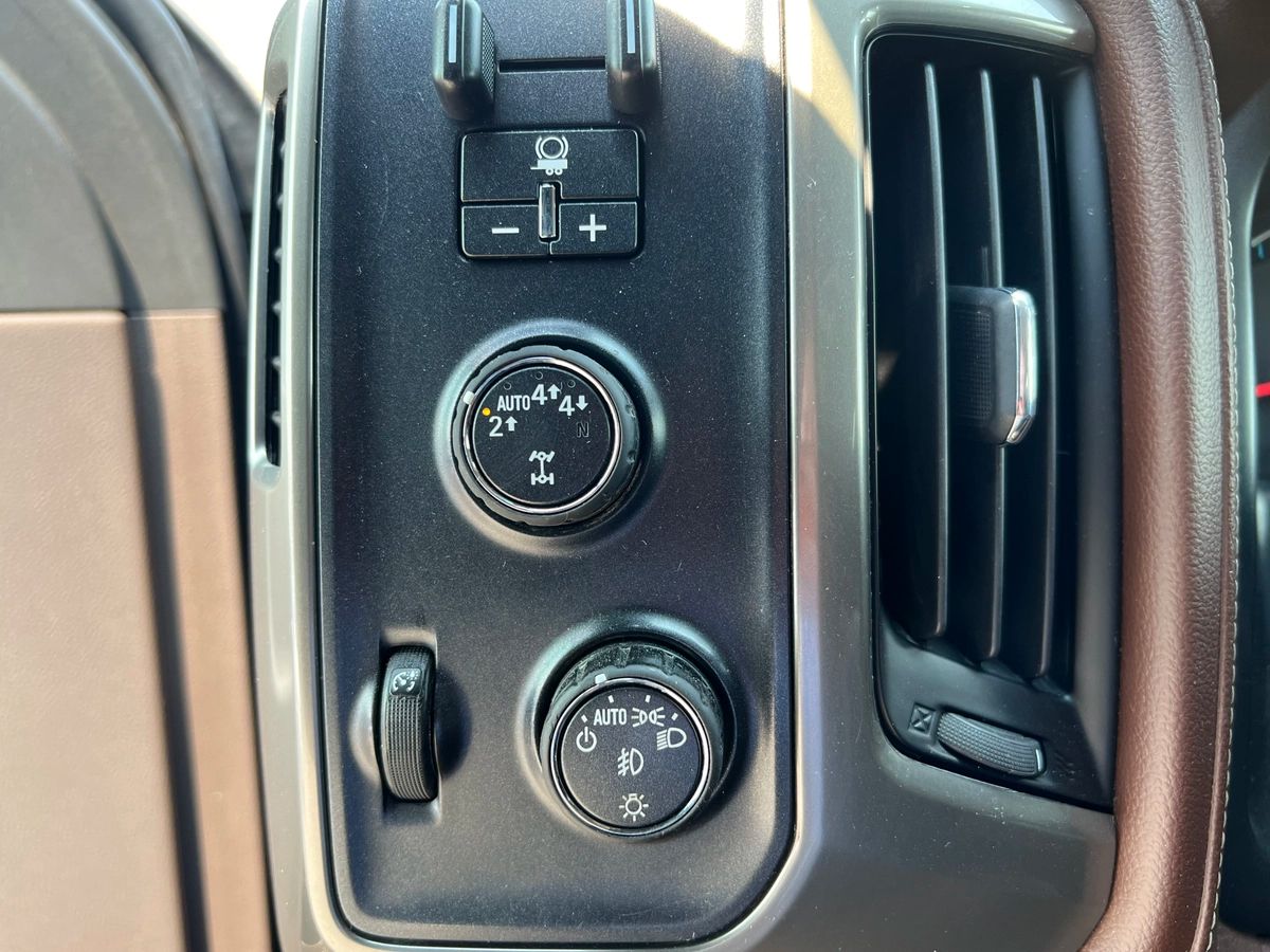 2018 Chevrolet Silverado 1500 High Country - Image 17